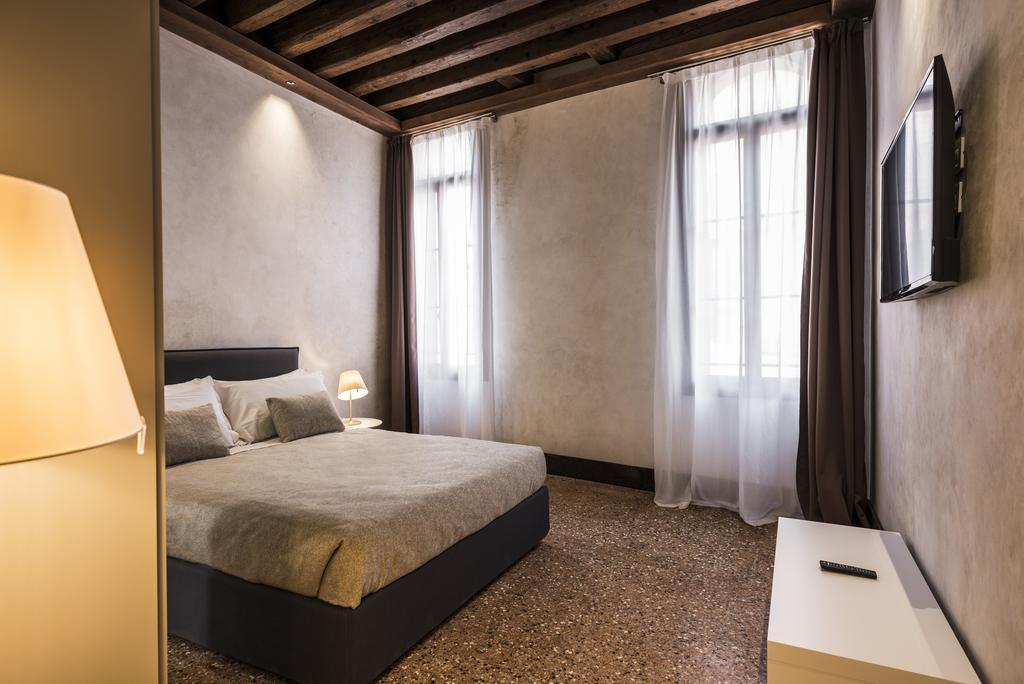 Myplace Campo Santa Margherita Apartments Venecia Exterior foto