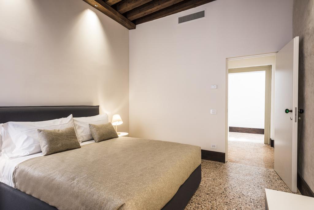 Myplace Campo Santa Margherita Apartments Venecia Exterior foto