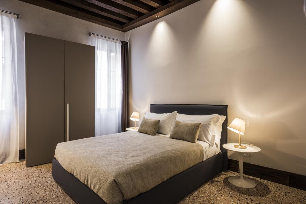 Myplace Campo Santa Margherita Apartments Venecia Exterior foto