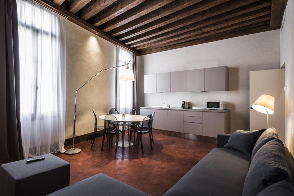 Myplace Campo Santa Margherita Apartments Venecia Exterior foto