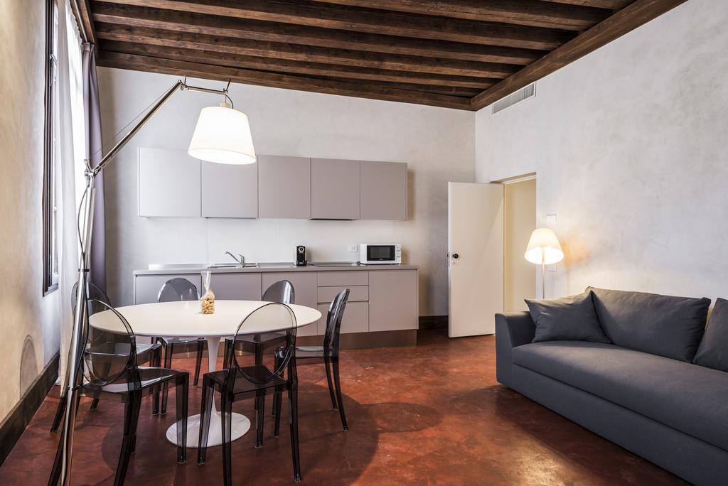 Myplace Campo Santa Margherita Apartments Venecia Exterior foto